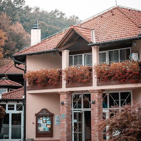 Hotel & Restaurant Se-Mi Veliko Trgovisce Екстер'єр фото