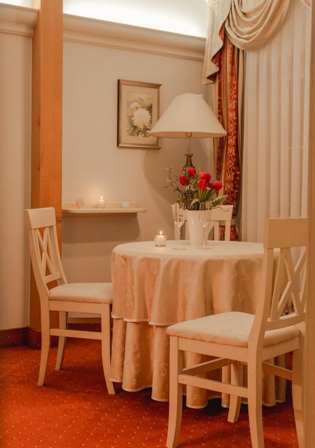 Hotel & Restaurant Se-Mi Veliko Trgovisce Екстер'єр фото